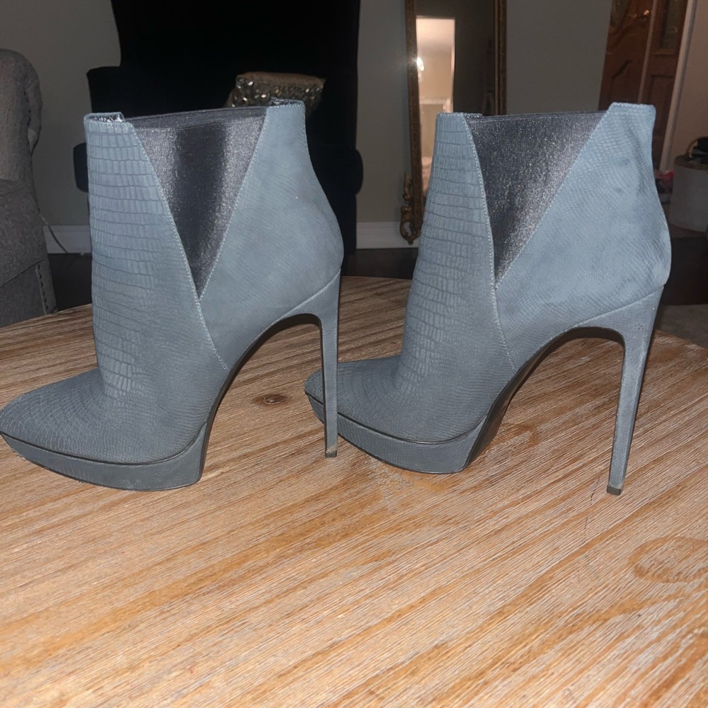 Authentic ysl  Janis Boots size 40